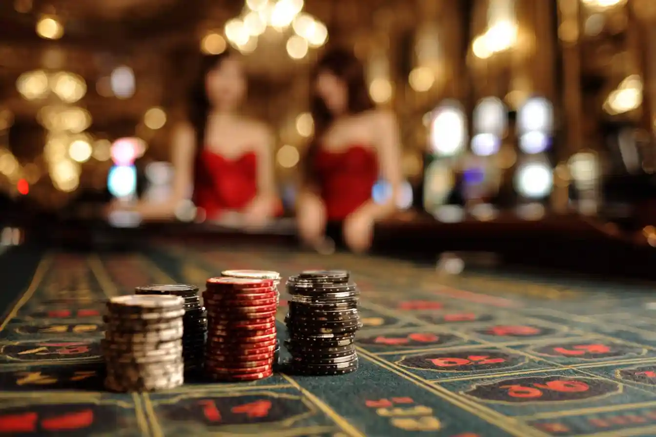 who invented the slot machine